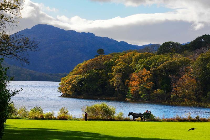 Innisfallen Hotel Fossa エクステリア 写真