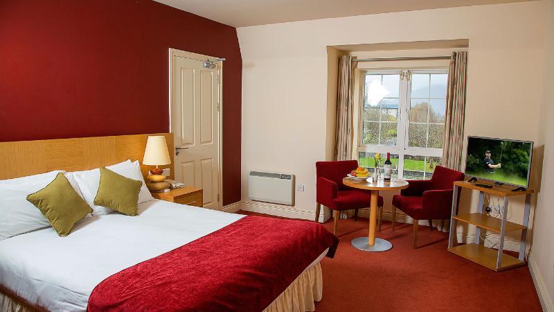 Innisfallen Hotel Fossa エクステリア 写真